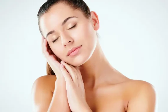 Explore the health advantages of mineral sunscreen — effective UV defence with fewer irritants — with expert insights from Skin Clinic Gold Coast.